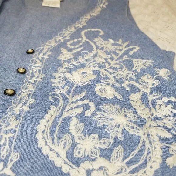 Vintage LANZ Embroidered Cottagecore Prairie Dress Blue Size 14 Pleated Skirt - Picture 9 of 11